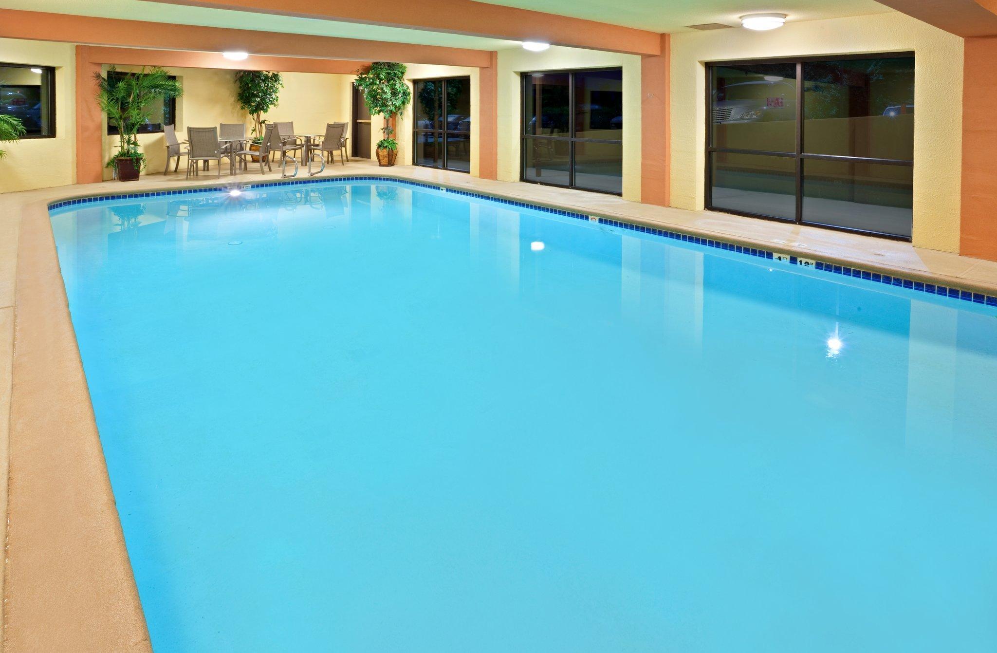 Hampton Inn & Suites タイガード エクステリア 写真