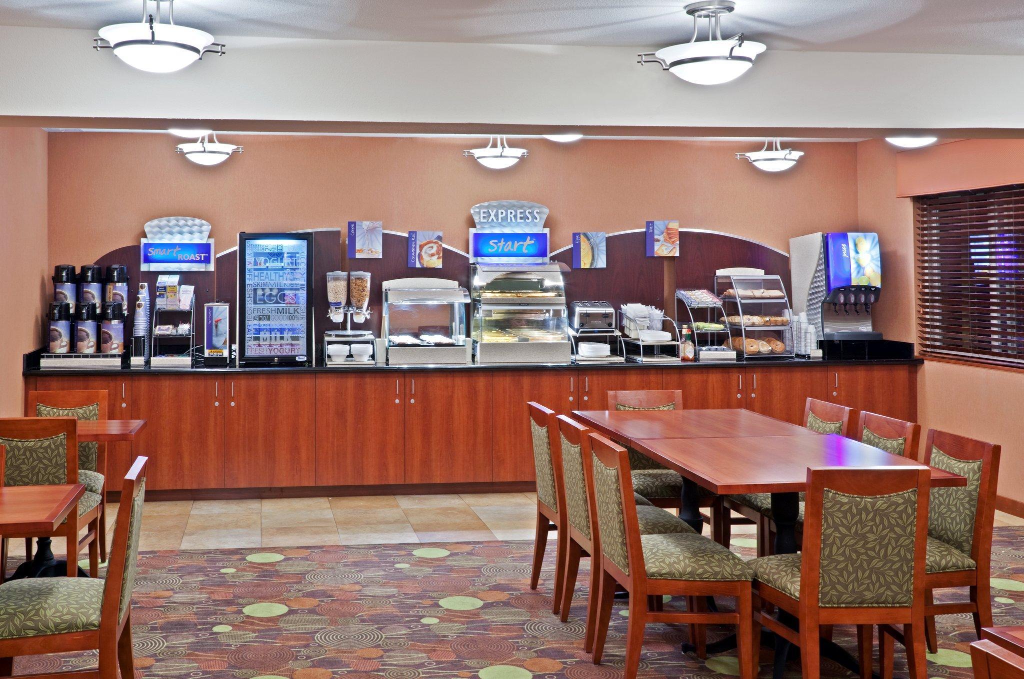 Hampton Inn & Suites タイガード エクステリア 写真