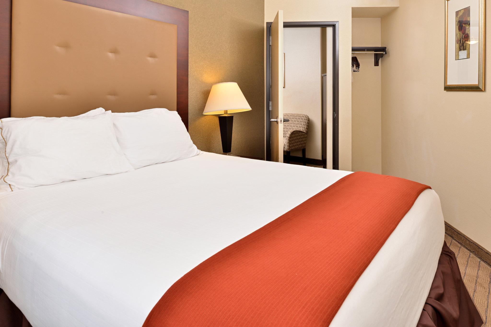 Hampton Inn & Suites タイガード エクステリア 写真