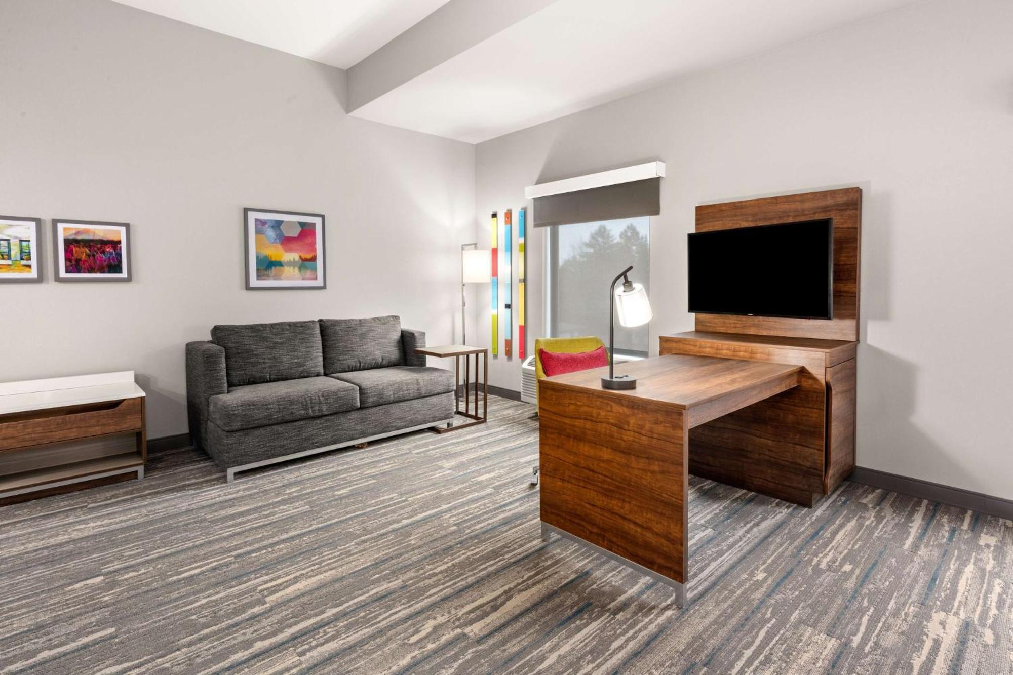 Hampton Inn & Suites タイガード エクステリア 写真